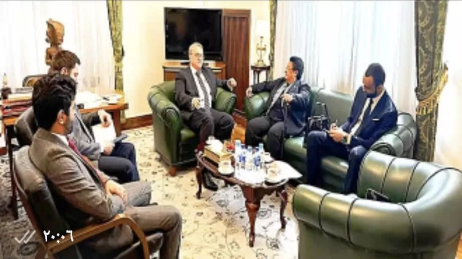 لقاء يمني – روسي رفيع يبحث الأوضاع المعيشية وإعادة تشغيل محطة الحسوة الكهروحرارية في عدن