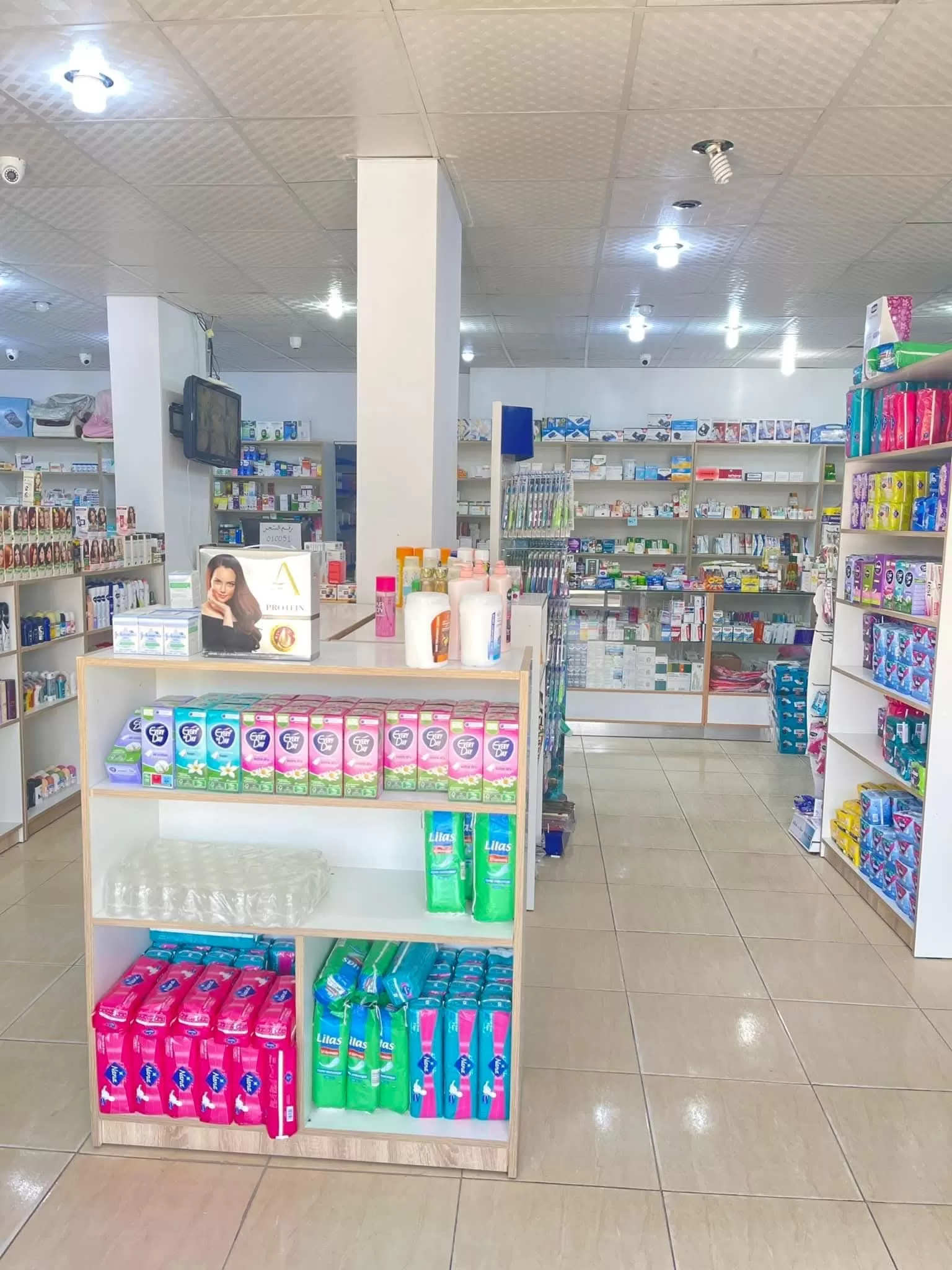 عدن تشهد ارتفاع أسعار الأدوية بشكل كبير من بداية هذا العام