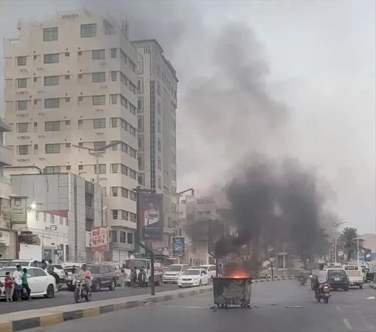 تدهور خدمة الكهرباء في حضرموت تسبب باحتجاجات شعبيه