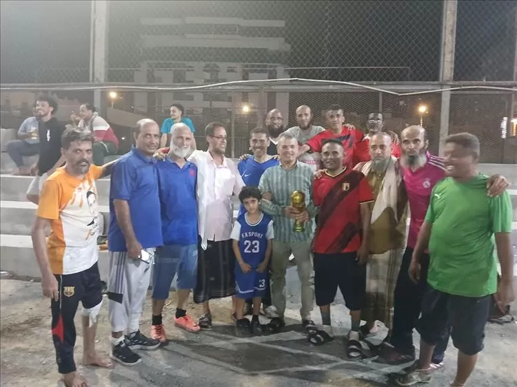 أبناء خور مكسر يحتفلون بالنجم الجباري