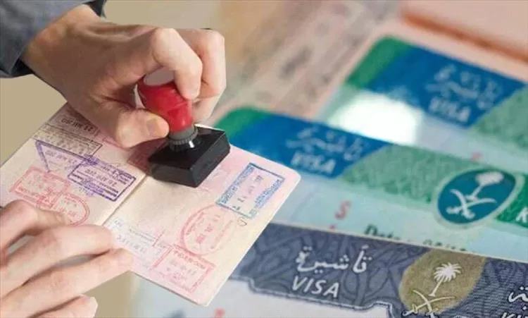 السعودية تعتمد اشتراطات جديدة لتأشيرات الزيارة العائلية للمقيمين اليمنيين