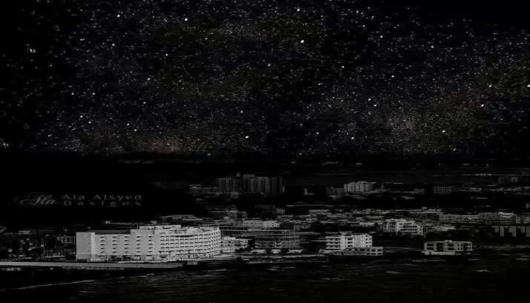 مئات الأسر العدنية تفر الى الفنادق هربا من جحيم الصيف وكارثة الكهرباء