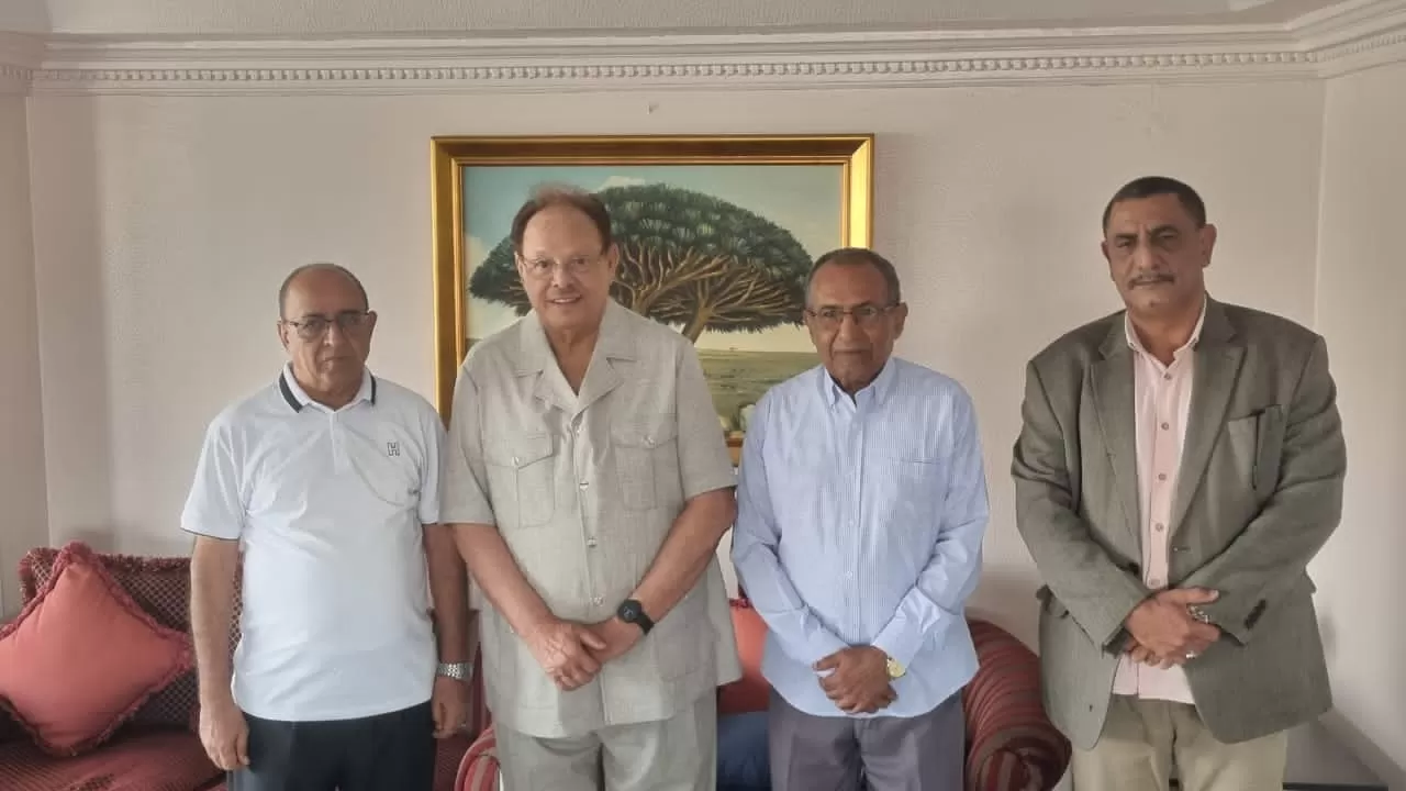 الرئيس علي ناصر محمد يلتقي بقيادة مؤتمر القاهرة