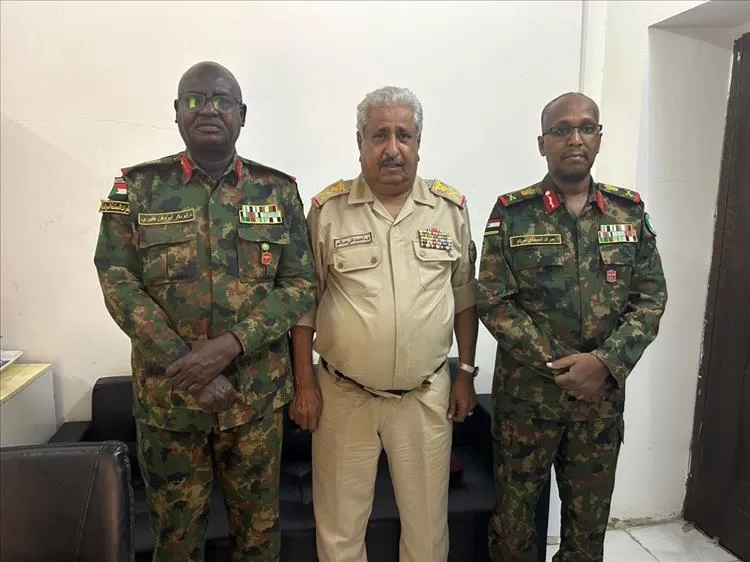 اللواء الشعناء في سفارتنا في السودان يلتقي مدير العلاقات والتعاون الدولي للقوات المسلحة السودانية