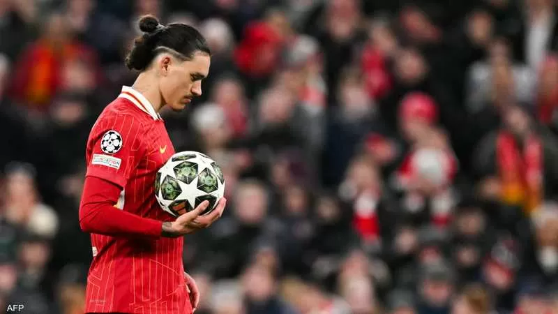 برشلونة وميلان يتنافسان مع الهلال والنصر على صفقة مهمة