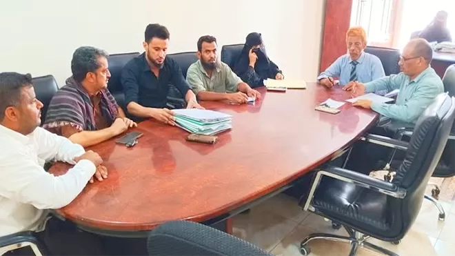 لحج.. إحالة 3 أمناء شرعيين للتوقف عن العمل لمدة 6 أشهر والتحقيق مع 2 آخرين