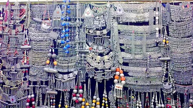 طرق مستجدة لتنظيم تجارة الفضة في اليمن