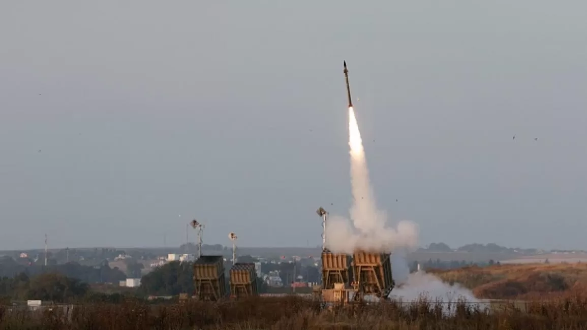 الحوثيون يعلنون استهداف مطار "بن غوريون" بصاروخ باليستي