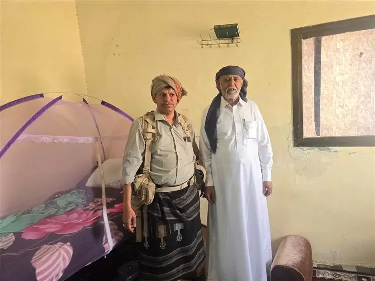 المهرة.. الإفراج عن القبلي الزايدي وتوجهه إلى سلطنة عمان لتلقي العلاج