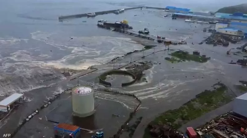 بعد موجة تسونامي.. فيديو لحظات حدوث غمر بلدة روسية بالمياه