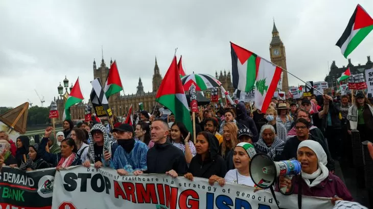 بريطانيا تتجه لاعتراف مشروط بدولة فلسطين