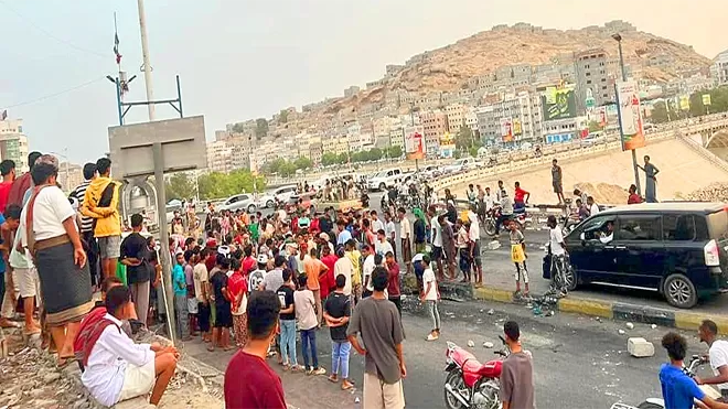 شباب المكلا: لم نخرج إلى الشارع ونشعل الإحتجاجات بترتيب مسبق