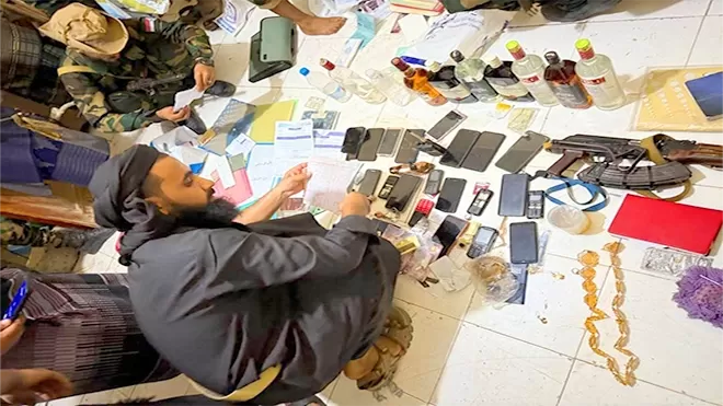 لحج...القبض على متهمين متورطين بالسحر والشعوذة وبيع الخمور