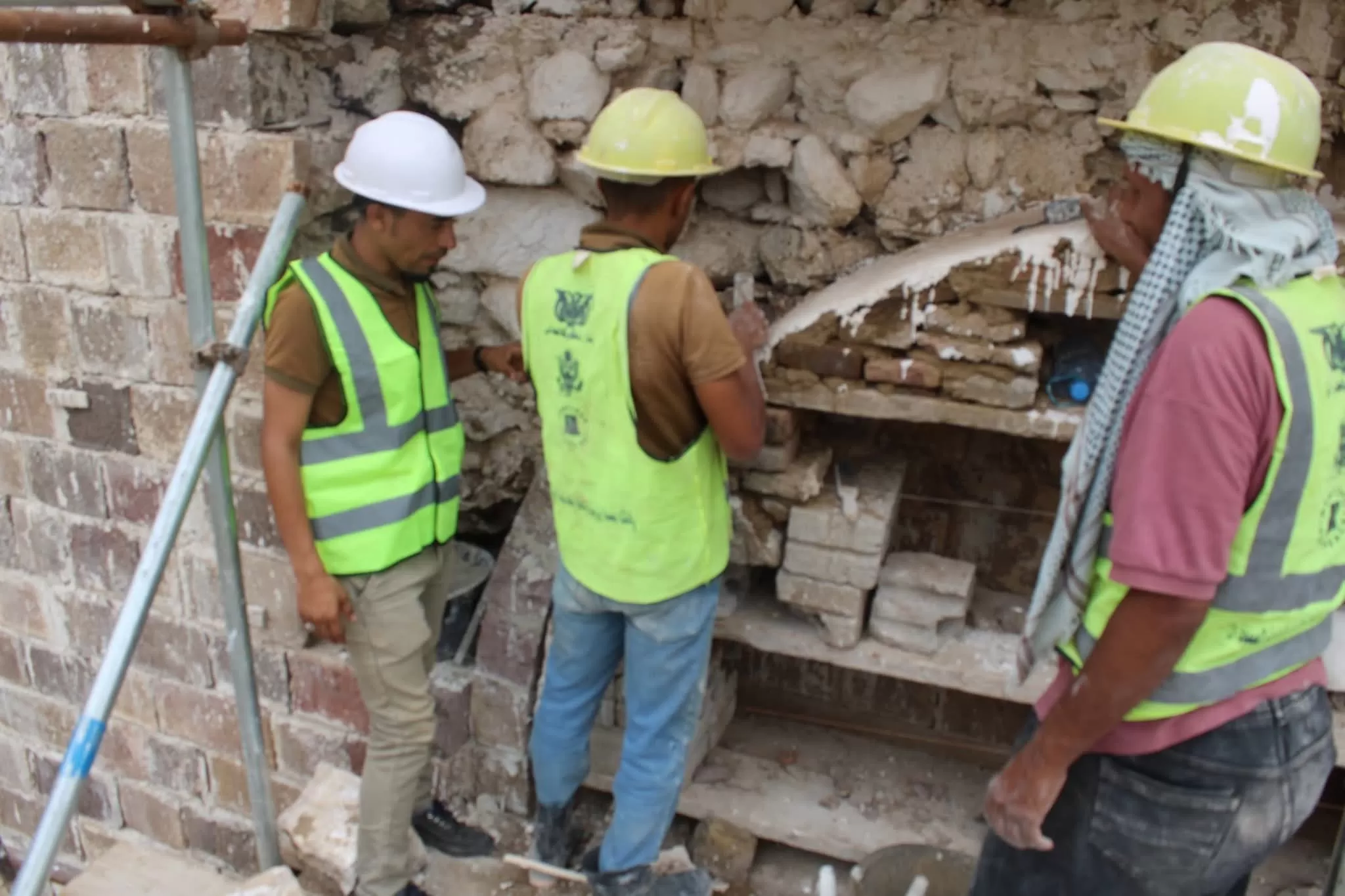 اليمن: استئناف أعمال ترميم وصيانة قلعة القاهرة التاريخية بتعز