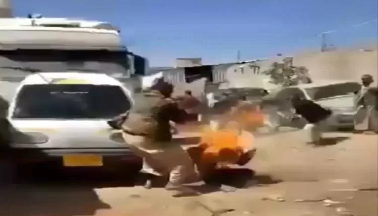 تاجر يمني يُضرم النار في جسده بصنعاء احتجاجًا على ابتزاز الحوثيين
