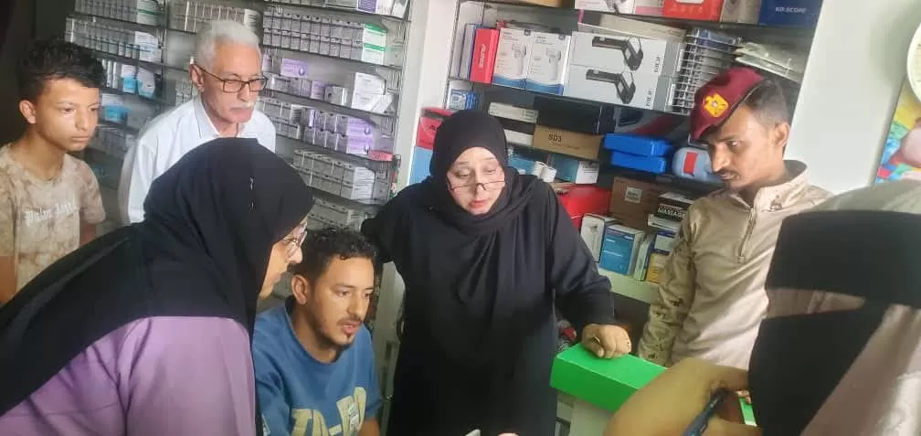 اليمن: نيابة الصناعة بعدن تواصل ضبط سوق الأدوية .. وتغلق المنشآت المخالفة