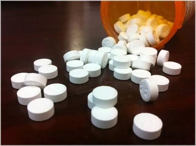 الحكومة: الحوثيون حولوا مناطق سيطرتهم إلى مركز لتجارة المخدرات