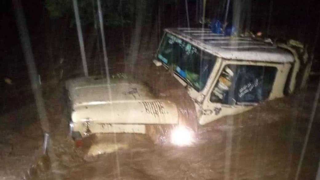 اليمن: سيول جارفة تسببت بوفاة شخصين وتعيق حركة السير في تعز