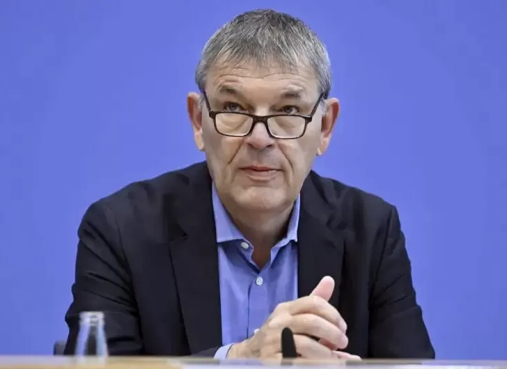 اتهام لاذع: رئيس الأونروا يدين إنكار إسرائيل للمجاعة في غزة بوصفه “مخزيًا”