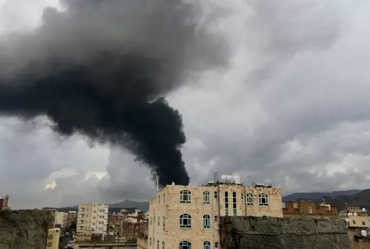 إسرائيل تكشف عن استهداف غير مسبوق في صنعاء: محاولة اغتيال قيادات عسكرية عليا حوثية