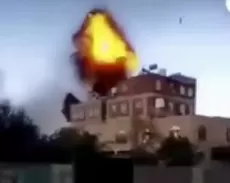 إسرائيل تنقل معركتها إلى صنعاء: رسائل اغتيال استراتيجية في قلب البحر الأحمر