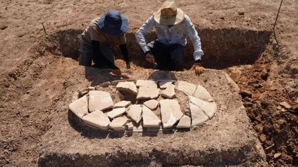 العراق تعثر على 40 تابوتا أثريا بعد انخفاض منسوب مياه أكبر سدّ في البلاد