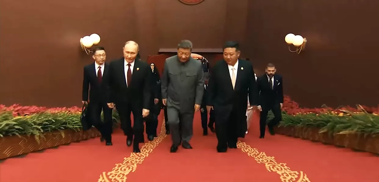 قمة بكين العسكرية : عرض قوة أم إعلان ملامح نظام عالمي جديد؟