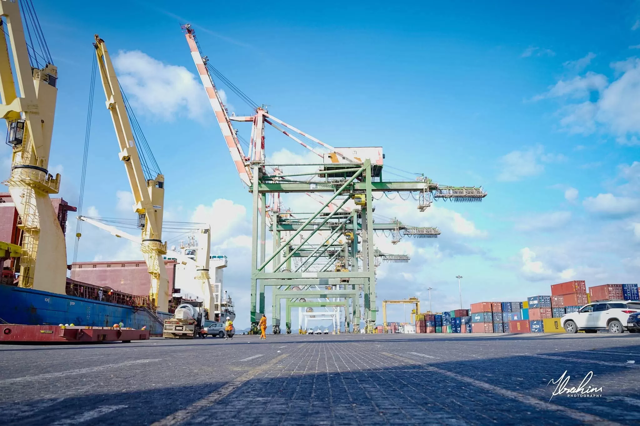 اليمن: الكشف عن إيرادات موانئ عدن خلال 8 الأشهر الأخيرة