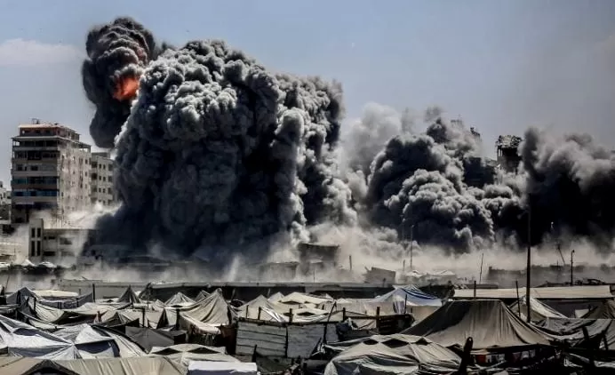 غزة تحت النار: 35 شهيدًا في قصف إسرائيلي جديد وأزمة إنسانية متفاقمة