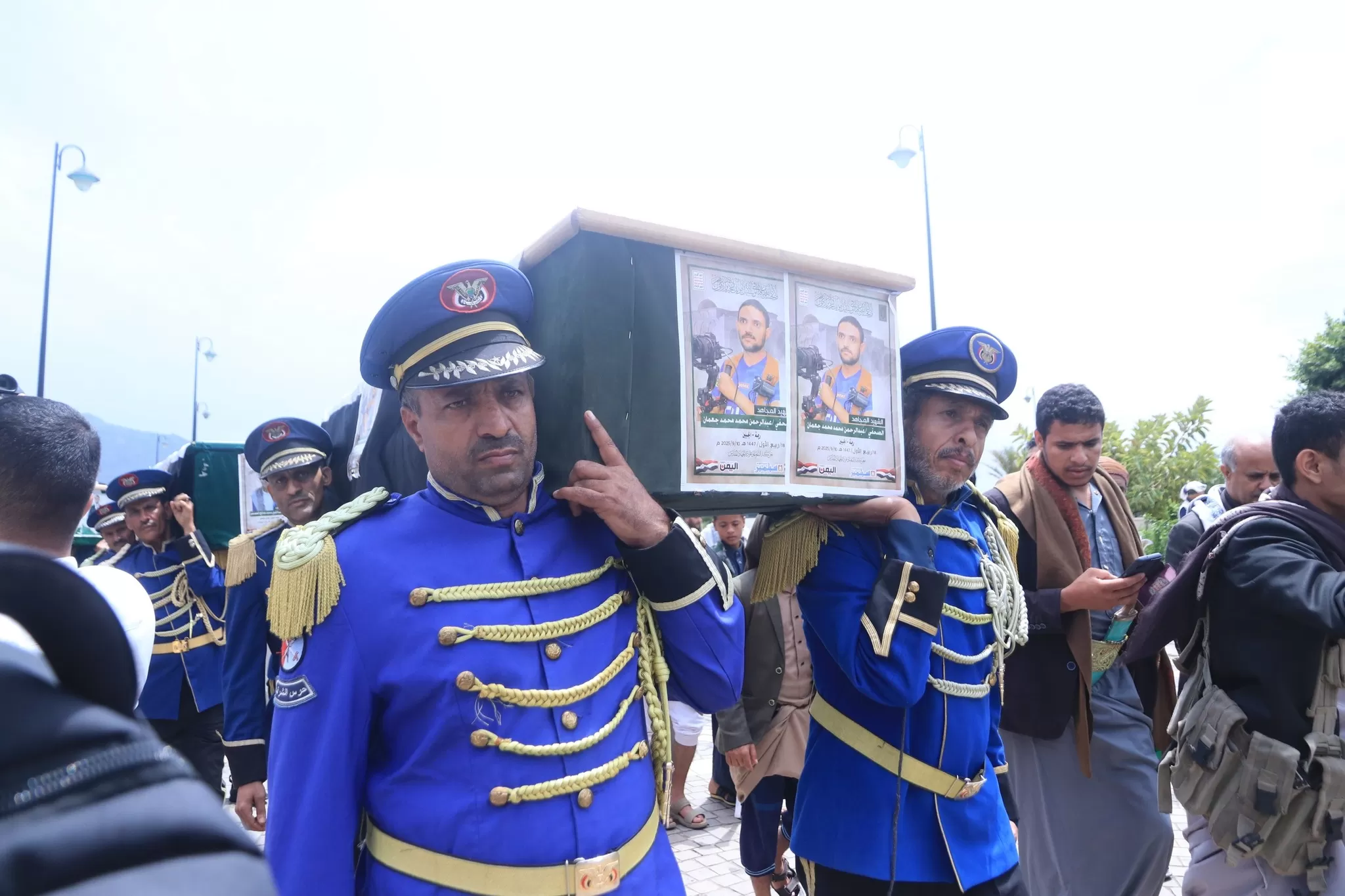 اليمن: تشييع مهيب لـ 32 صحفيًا استشهدوا في قصف إسرائيلي على صنعاء