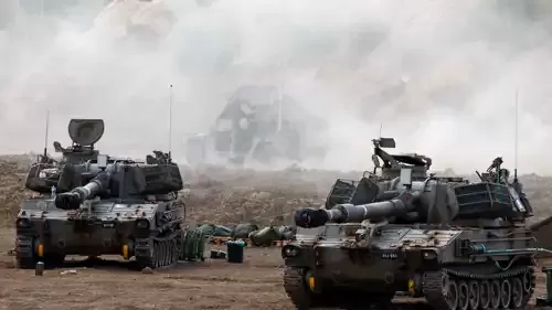 إسرائيل تستهدف روبوتات مفخخة وتقصف المباني وخيم النازحين