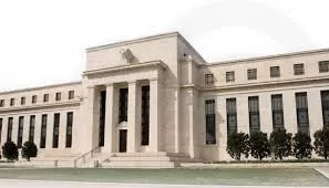 "الفيدرالي الأمريكي" يخفض سعر الفائدة بمقدار ربع نقطة مئوية ويتوقع خفضين آخرين هذا العام