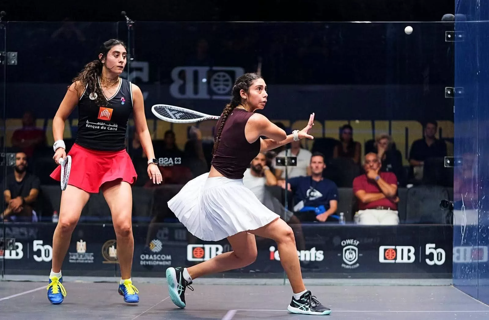 فيروز أبو الخير تحقق مفاجأة بالفوز على نور الشربيني وتتأهل لنصف نهائي بطولة CIB للاسكواش