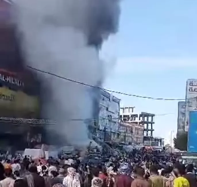 اليمن: حريق"هائل" في مخبز ويلحق اضرارا بمحلات مجاورة بمحافظة تعز