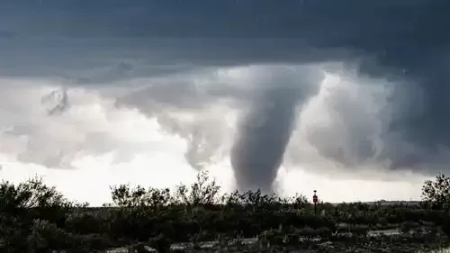 "راجاسا" يجتاح هونج كونج وجنوب الصين