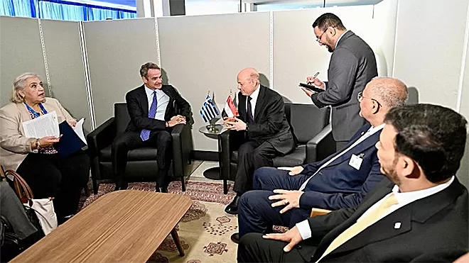 اليمن: العليمي يشيد بأهمية الدور اليوناني في دعم قدرات حكومته لحماية الممرات المائية