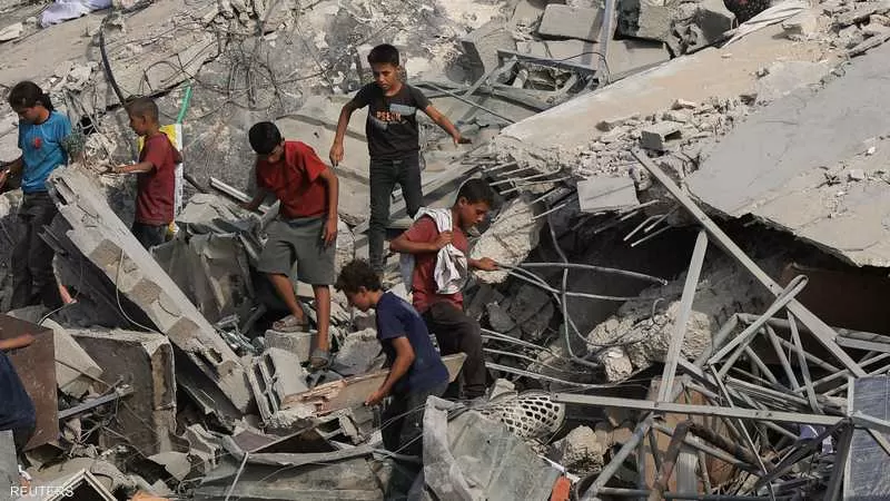 إسرائيل تستمر بشن القصف على غزة بعد يوم خلّف عن مقتل 100 فلسطيني