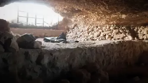 سوريا تعلن ضبطها مستودع "ضخم" من الصواريخ في حمص