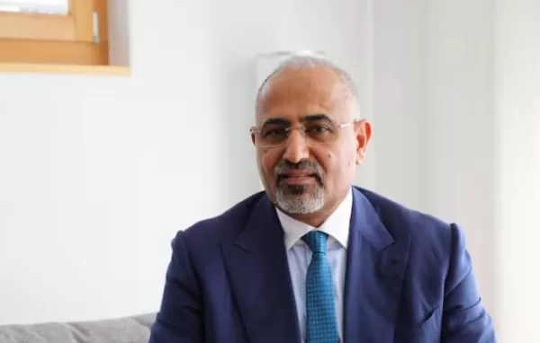 صحيفة عبرية: عرض الزبيدي الانفصال مقابل التطبيع مع إسرائيل رهان محفوف بالمخاطر