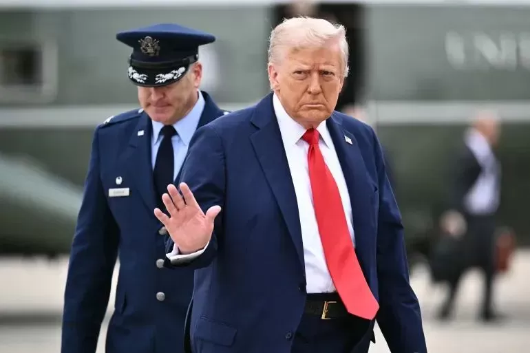 ترامب يرحل نحو 100 شخصاً إيرانيا جوا بعد الاتفاق مع طهران