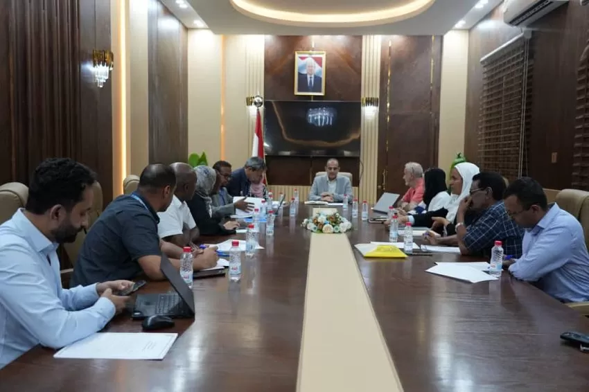 اليمن: وزير الصحة يناقش تحضيرات مؤتمر القمة الصحية مع المانحين في أكتوبر المقبل