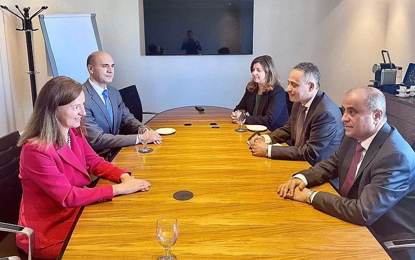 اليمن: الحكومة وبعثة صندوق النقد تبحثان استئناف التعاون الاقتصادي بعد انقطاع 11 عامًا