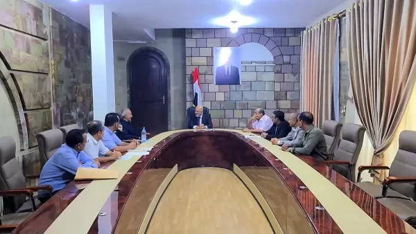 اليمن: محافظ تعز يوجه بضبط الجهات الحكومية المخالفة لعدم توريد الإيرادات إلى البنك المركزي