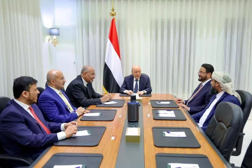 اليمن: مجلس القيادة الرئاسي يؤكد التزامه الكامل بمبدأ الشراكة الوطنية وفق مرجعيات المرحلة الانتقالية