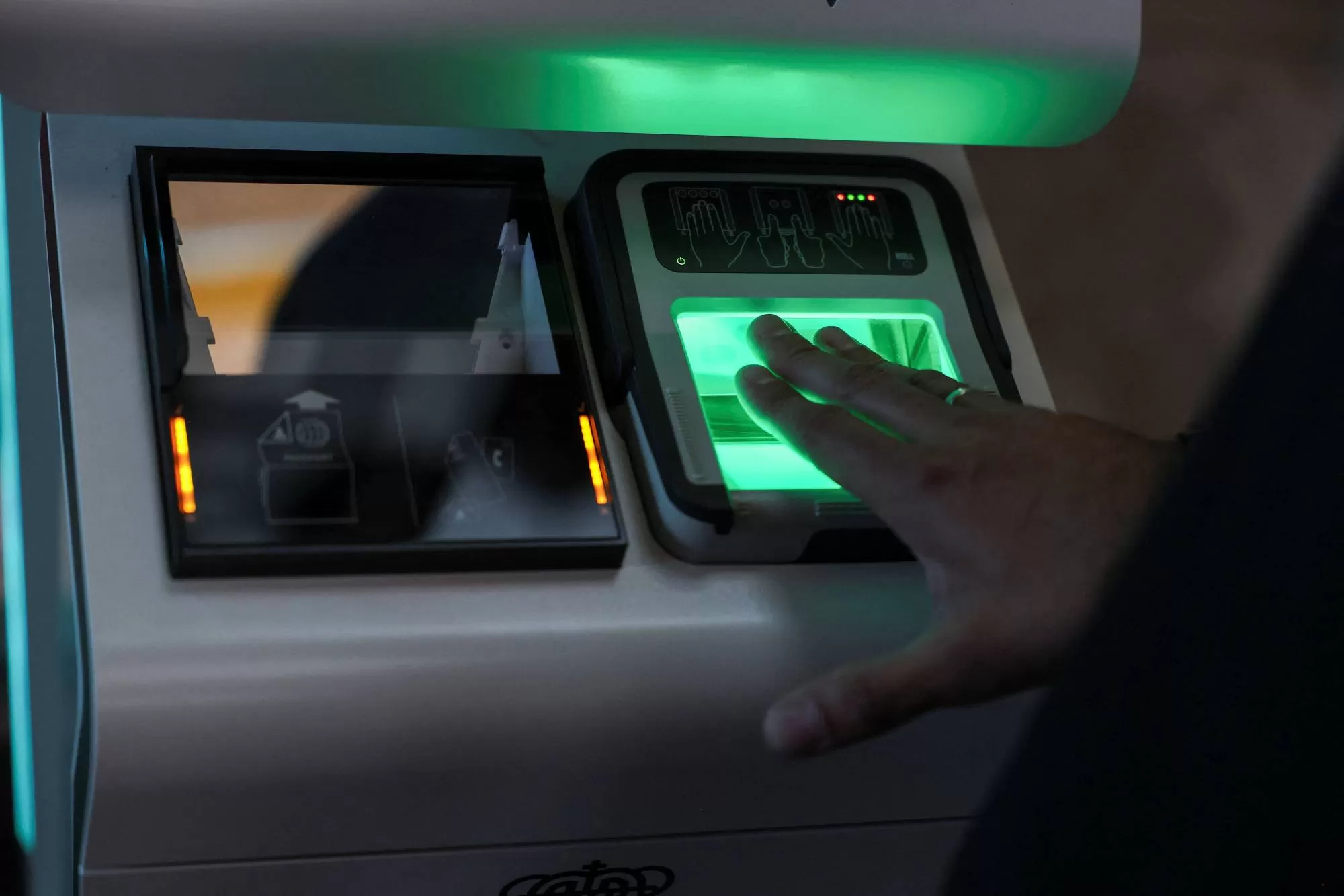 نظام حدودي جديد في أوروبا يفرض انتظاراً يصل إلى 4 ساعات على المسافرين من بريطانيا