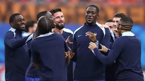 مبابي : كريستيانو رونالدو هو اللاعب الأفضل