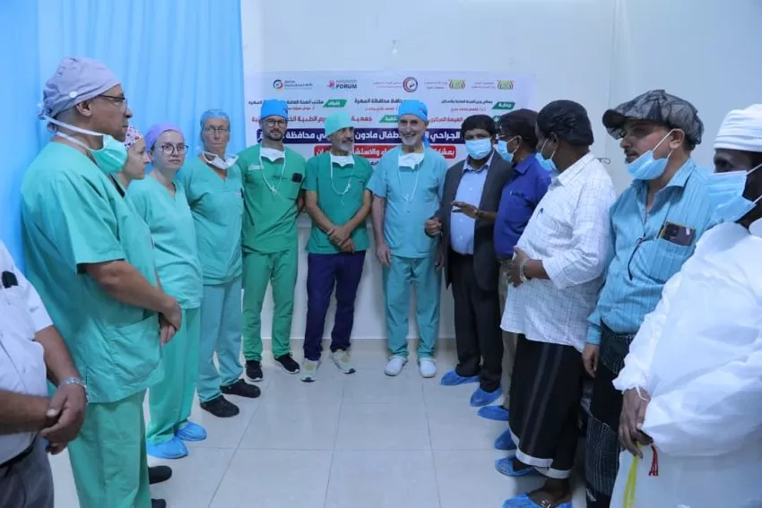 اليمن: أمين محلي المهرة يدشن المخيم الجراحي الثاني للأطفال ويؤكد دعم التعليم