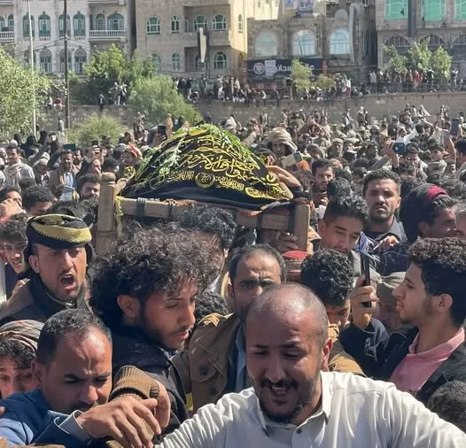 تشييع الفنان علي عنبه في صنعاء وسط حضور شعبي كبير