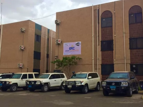 الأمم المتحدة تجدد تمسكها بالإبقاء على عدد من موظفيها الدوليين في صنعاء