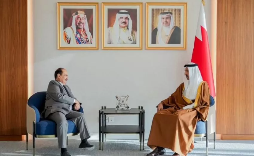 اليمن: السفير الأحمدي يبحث مع وزير الاتصالات البحريني استئناف رحلات "اليمنية"